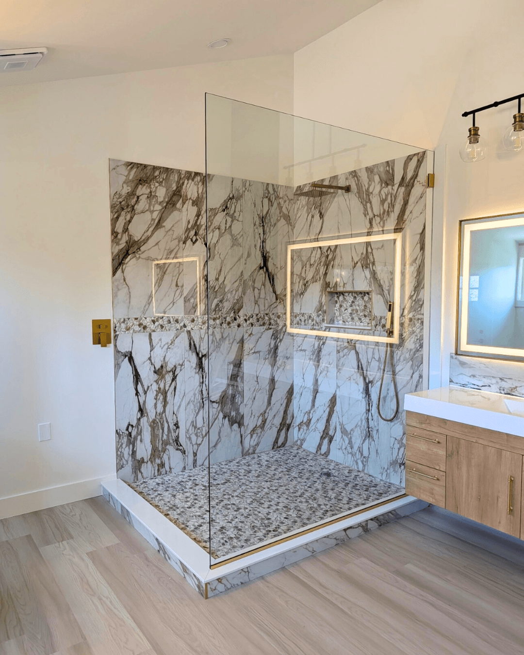 Frameless, corner glass shower door